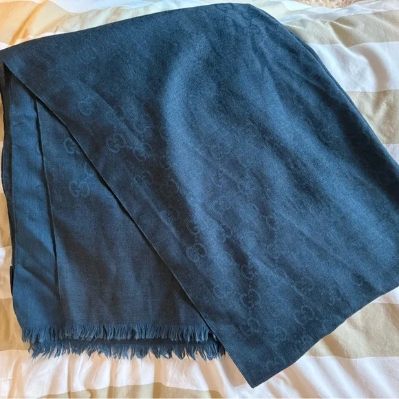 GUCCI Wool Silk GG Monogram Fringe Scarf Blue - Picture 2 of 3